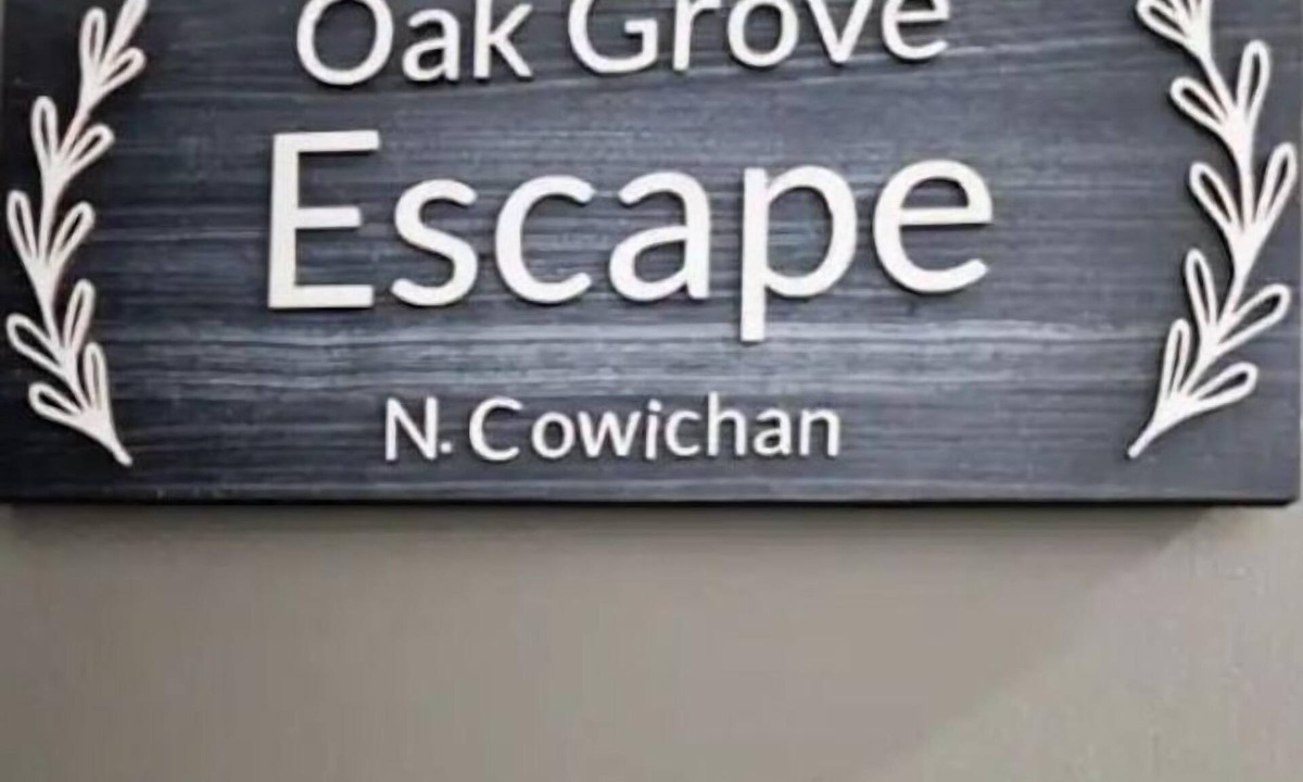 Duncan House | Oak Grove Escape - Duncan - Cowichan Valley