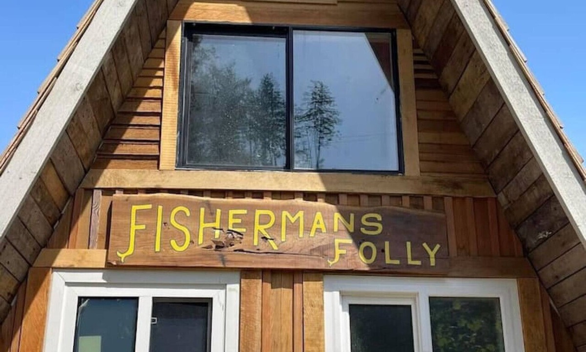 Powell River Cabin | Ocean view cabins at the laughing oyster restaurant