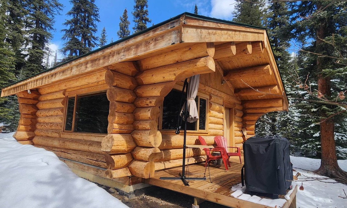 Jasper Cabin | Off-Grid Escape, Log Cabin, Secluded Deep in the Wild near Rock Lake!