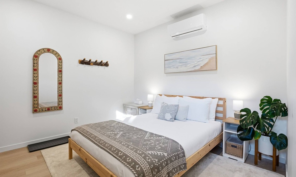 Ucluelet Apartment | Offshore Inn A- Studio, Modern, Close to Little Beach