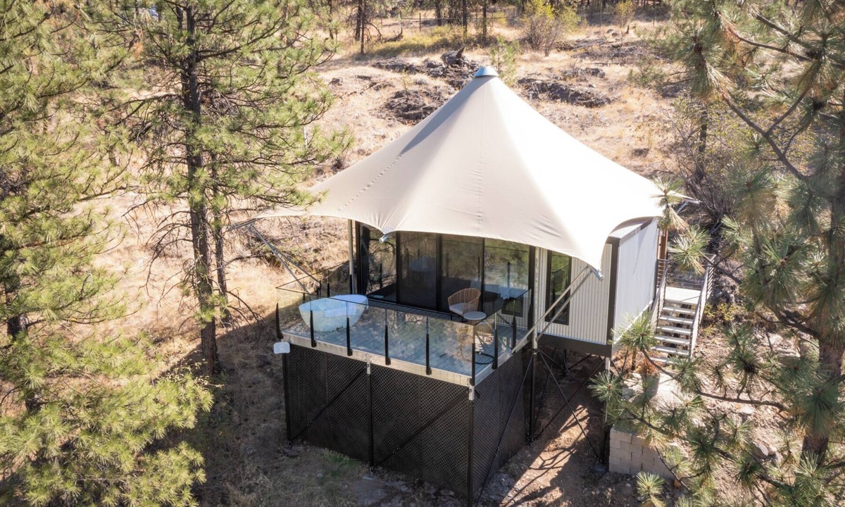 Okanagan-Similkameen Cabin | Okanagan vineyard tenthouse experience.luxury immersed in nature!