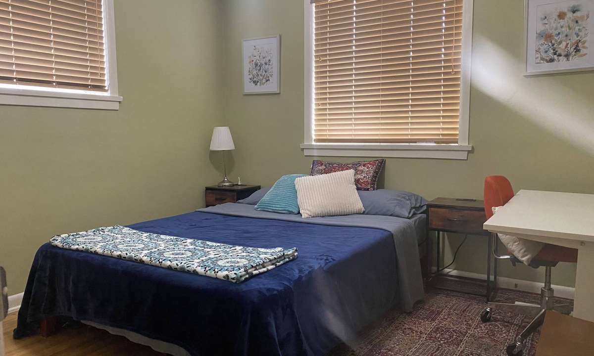 Capitol Hill Apartment | One Bedroom in Apt near UofC and SAIT