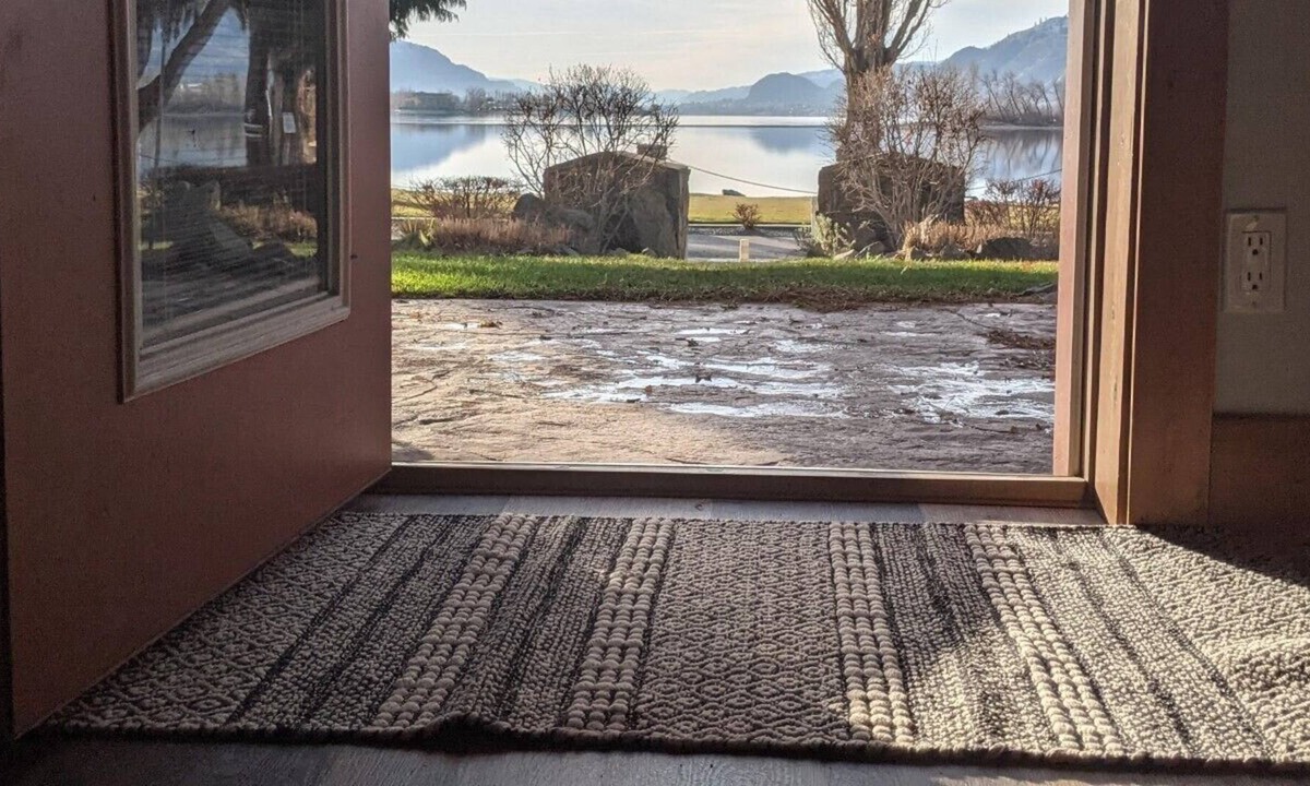 Okanagan-Similkameen House | Osoyoos Lakeside Spacious Townhouse with 3 Bedrooms & 2.5 Baths!