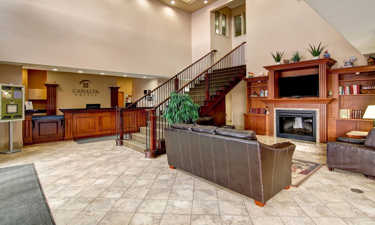 Oyen Hotel | Oyen Canalta
