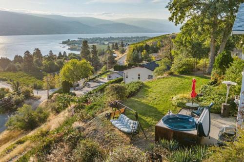 Okanagan-Similkameen House | Panoramic Summerland Lake View Studio with Hot Tub