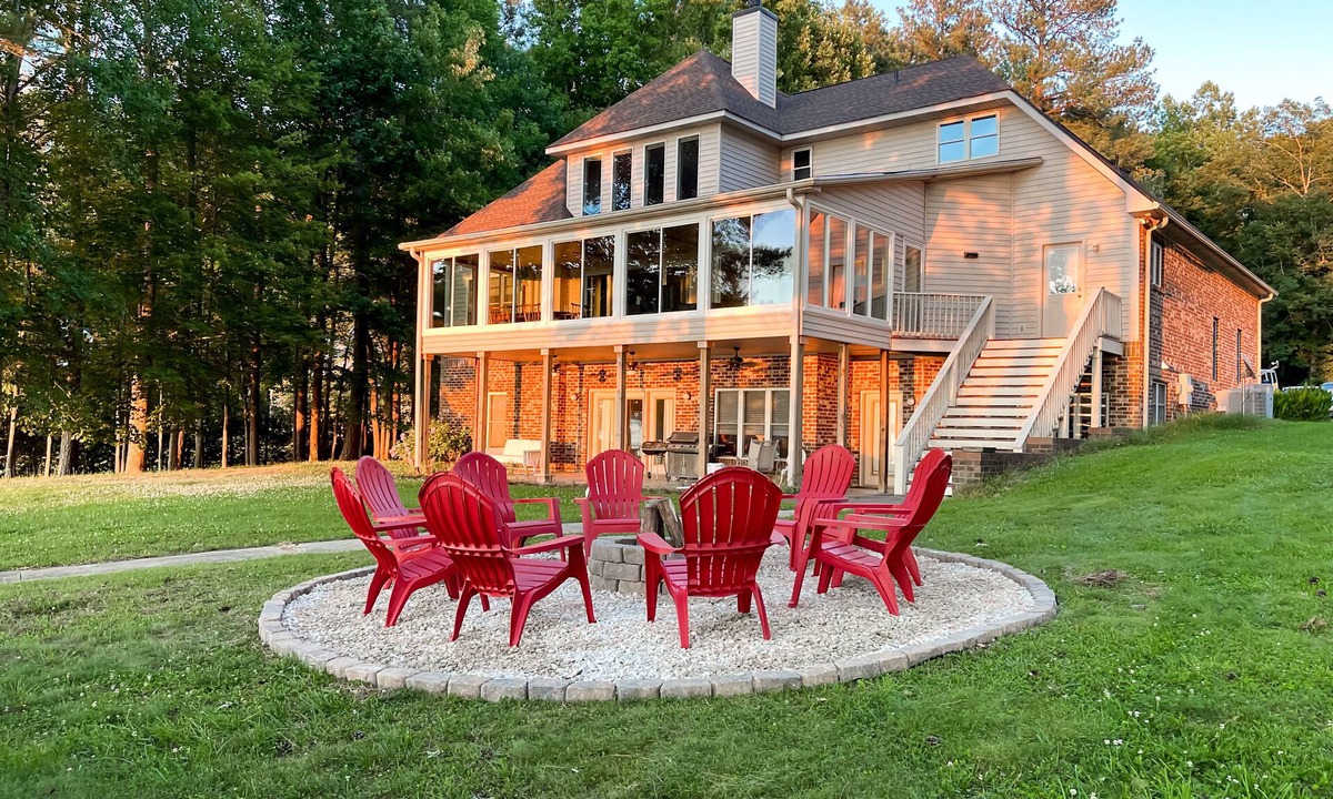 Littleton House | 💥PARADISE POINTE: 3 Floors, 7 BDR, 14 Beds, 19 Guests, PET FRIENDLY 🥇
