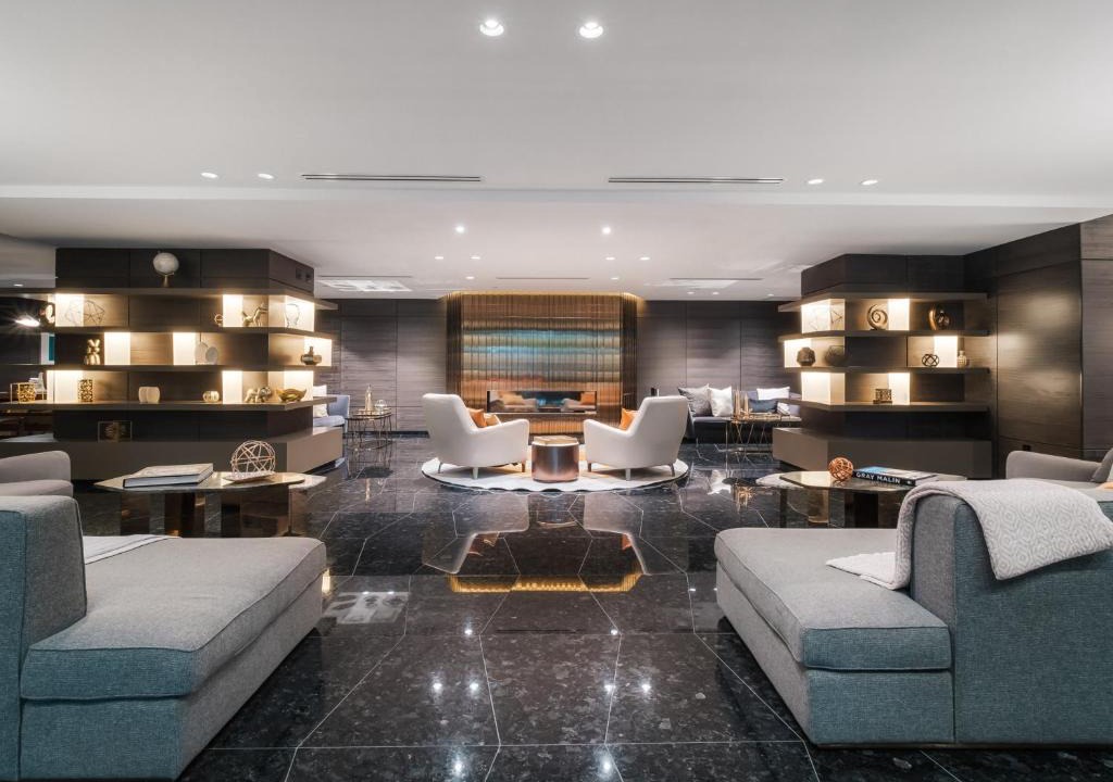 Coal Harbour Hotel | Paradox Vancouver