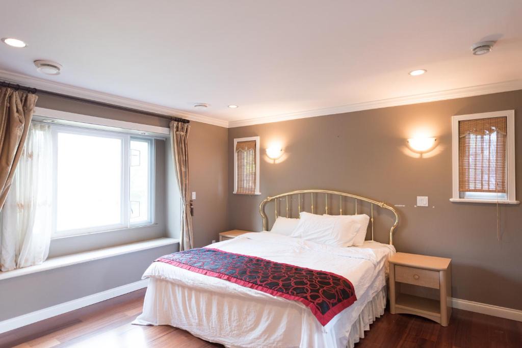 Marpole House | Park House - Master Bedroom with ensuite