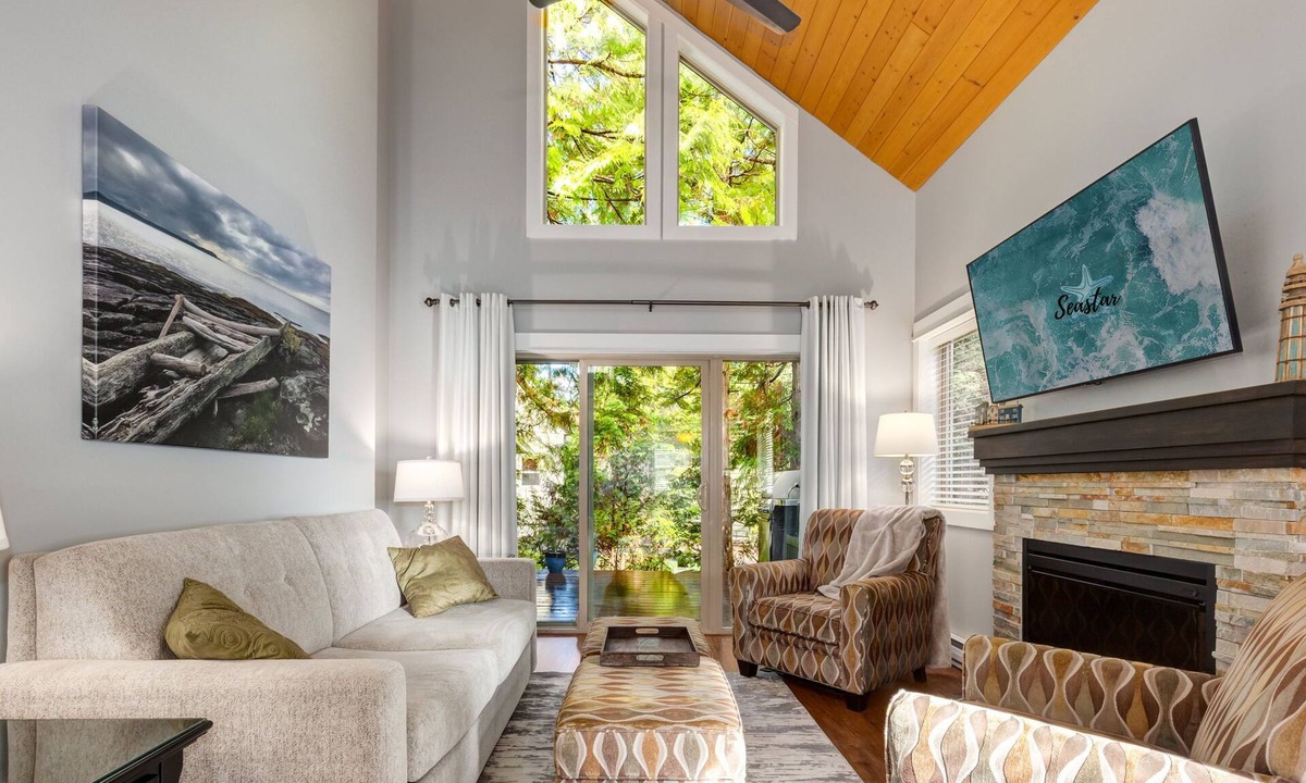 Regional District of Nanaimo Cabin | Peaceful, immaculate and fully equipped!