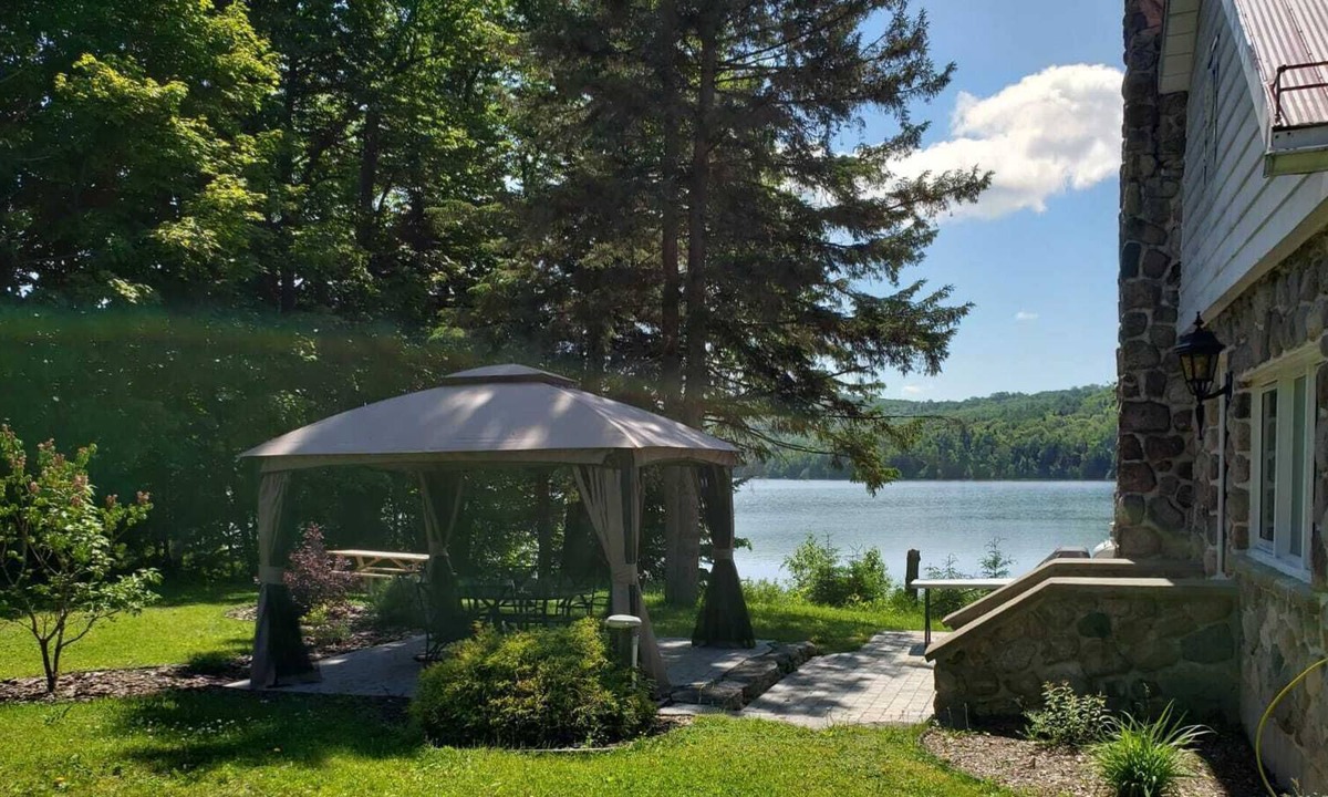 Mont-Tremblant Cottage | Peaceful Lakeview Cottage in Mont-Tremblant