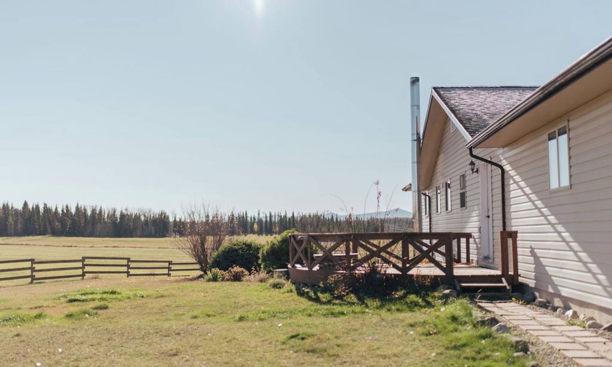 Vanderhoof House | Peaceful Private Home, 7 mins from town. With all the essentials for relaxation