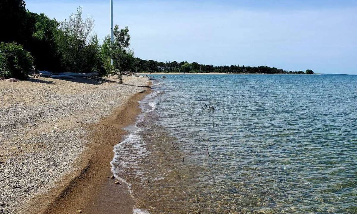 Colpoys Bay Hotel | Peninsula Motel