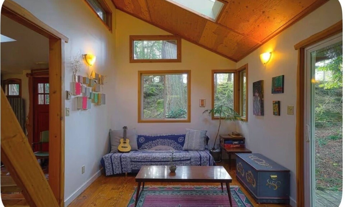 Pender Island Cabin | Perfect Meadow Cabin