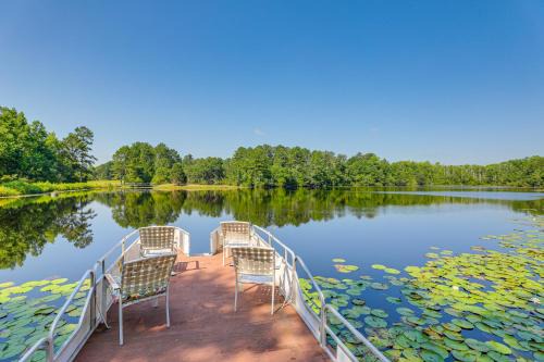 Ruffin House | Pet-Friendly Ehrhardt Home w/Private Pond & Yard!