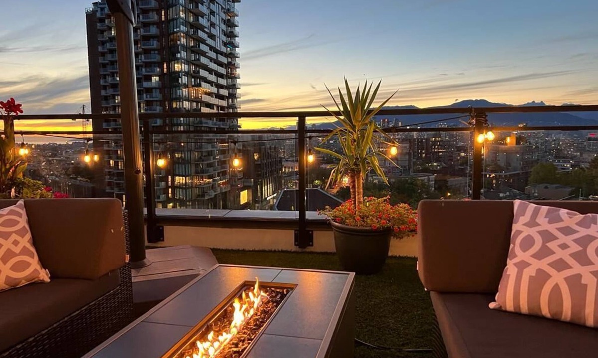 Mount Pleasant Condo | PH with deck