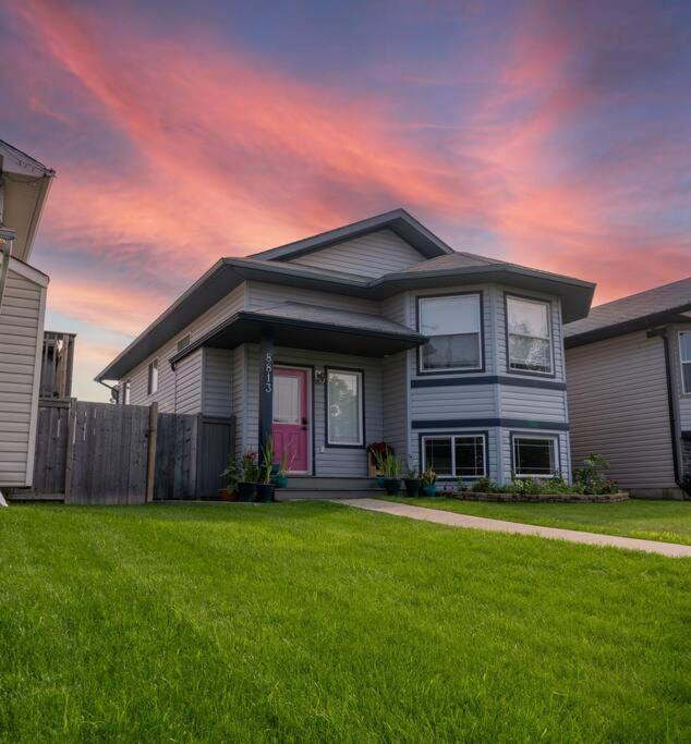 Grande Prairie House | Pink door-ed wonder