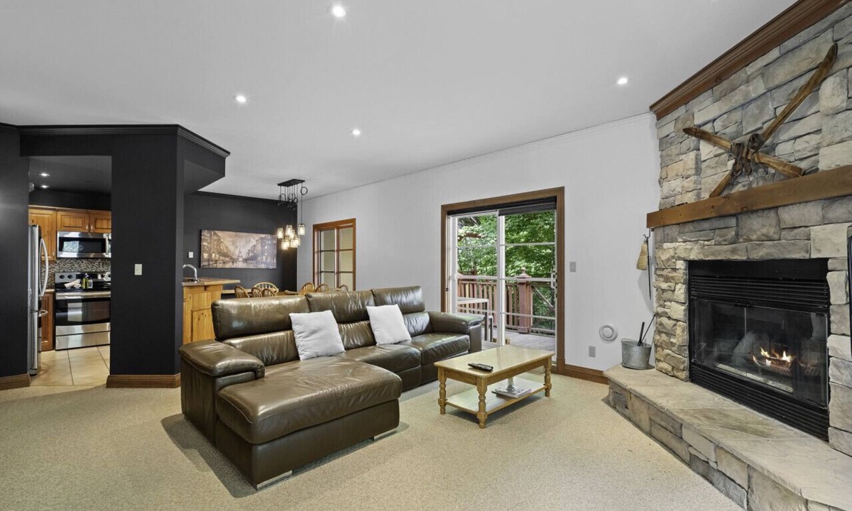 Mont-Tremblant Apartment | Plateau 236.5 - 3bdrs Ski In/Out with Pool Access
