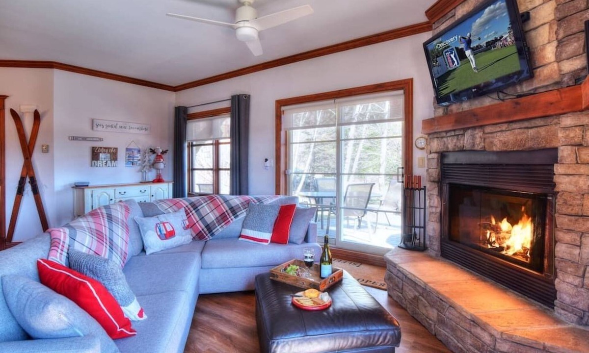 Mont-Tremblant Condo | Plateau D Ski-In/Ski-Out with Pool