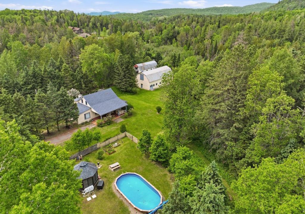 Montcalm Ski Chalet | Pool & Nature - Domaine des Merveilles