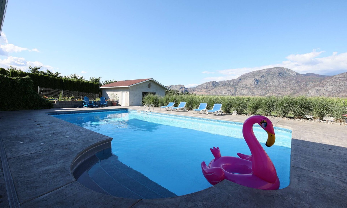 Osoyoos Apartment | Poolside Suite Surrounded by Vineyard & Orchard