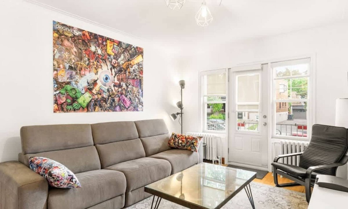 Rosemont-La Petite-Patrie Apartment | Pop Art Star Unique design the heart of Rosemont