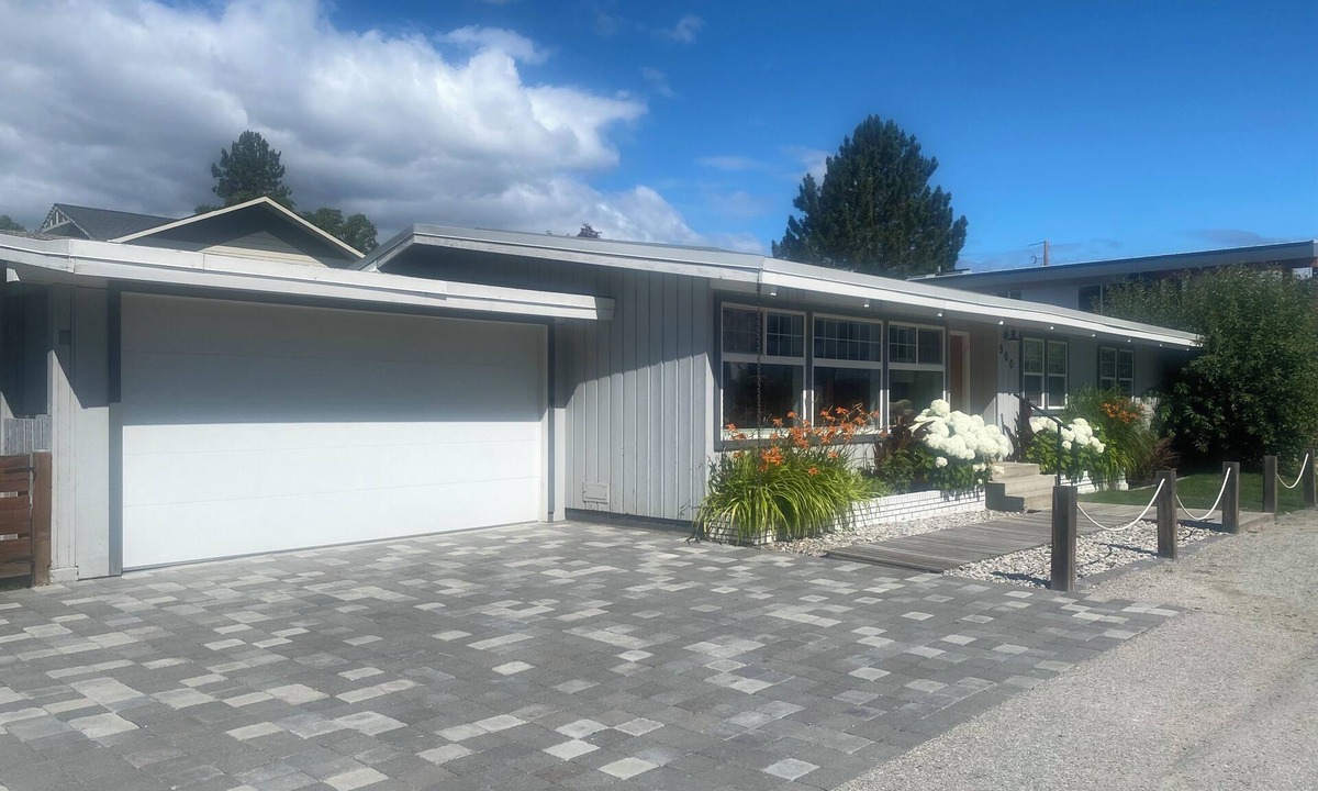 Okanagan-Similkameen House | Powell Beach Summer Home
