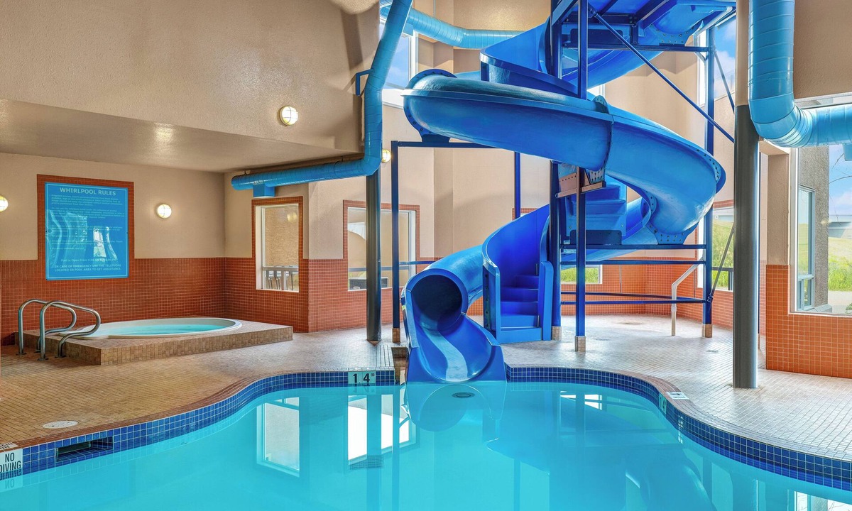 Red Deer Hotel | Prairie Crest Red Deer
