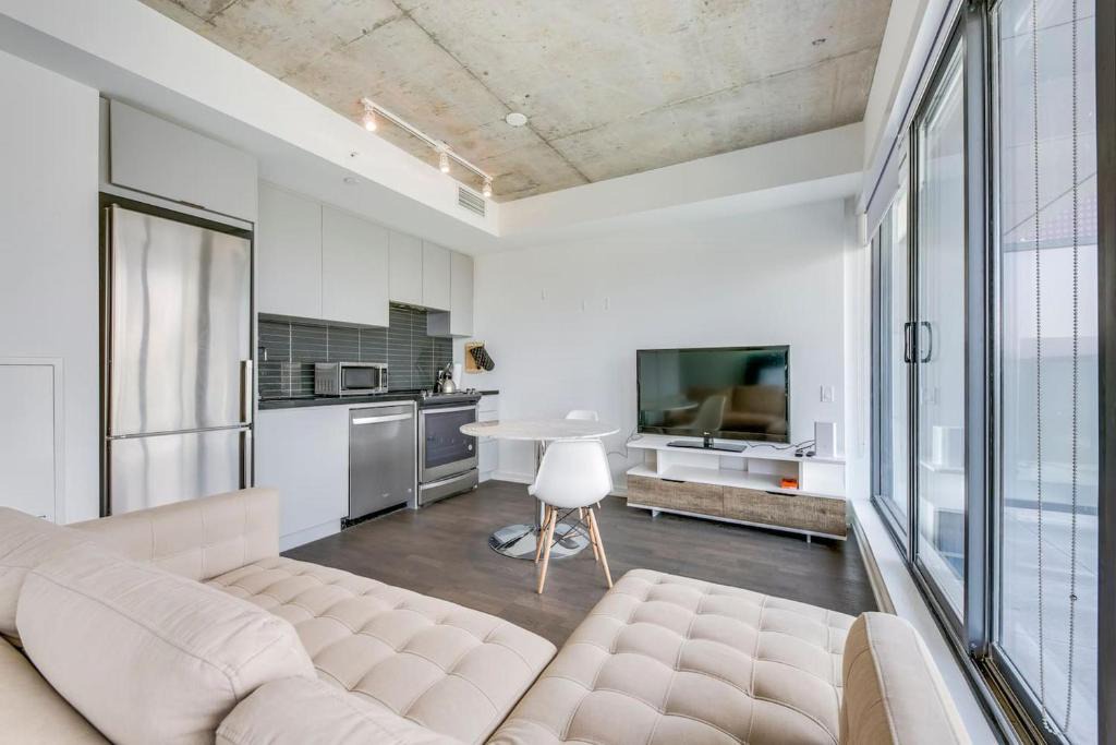 St. Lawrence House | Premium Hotel-Style Studio in Downtown Toronto
