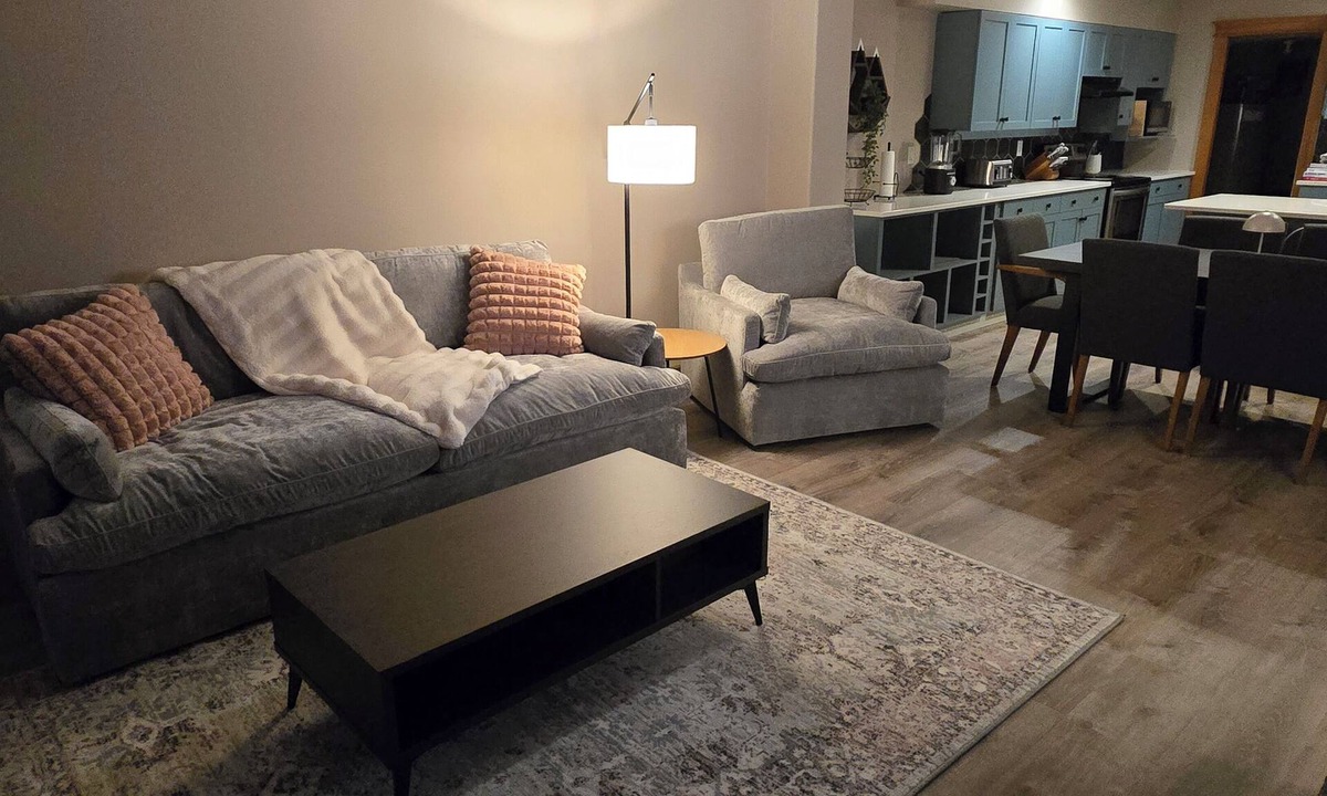 Big White Ski Resort House | Prime location - Newly Renovated Ski in/Ski Out Townhome