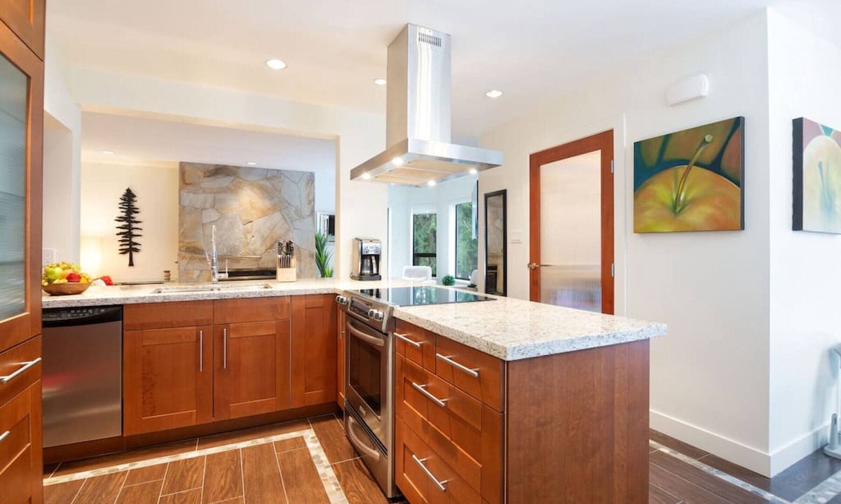 Whistler Villa | Prime Location: 4-Bedroom Chalet Style Home