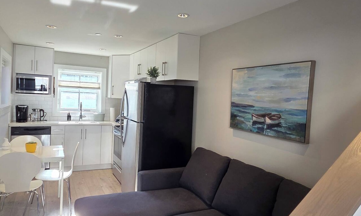 Vancouver South House | Private Comfortable Guest House