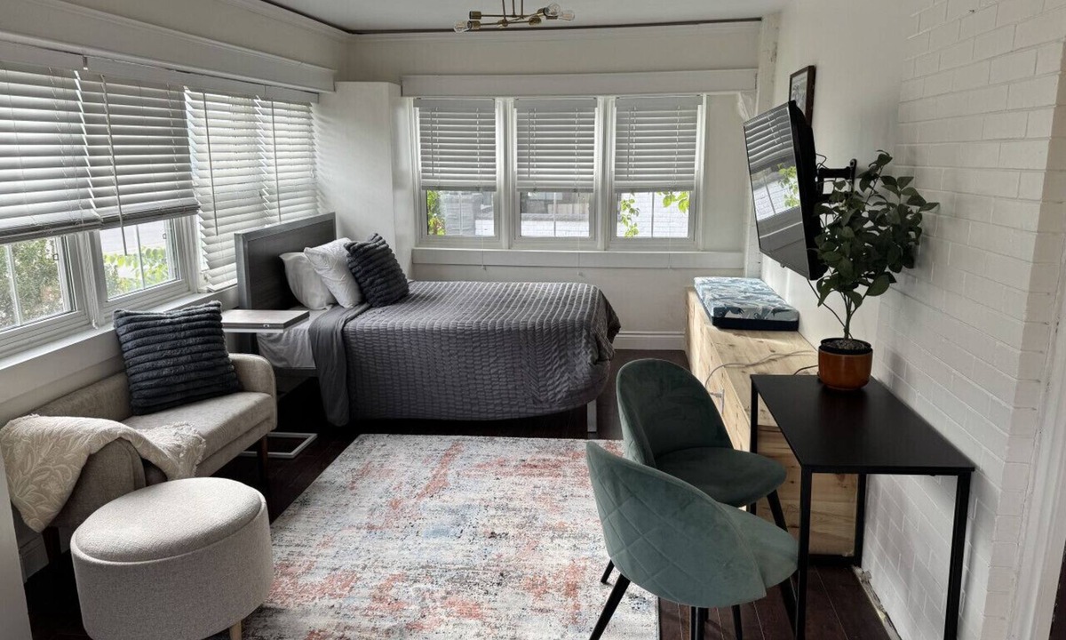 Kitchener Apartment | Private Downtown Kitchener Studio | Parking, Kitchenette, Wi-Fi