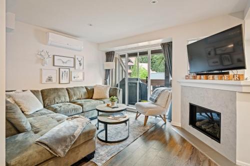 Village North House | Private Hot Tub | Pool | AC | Free Parking