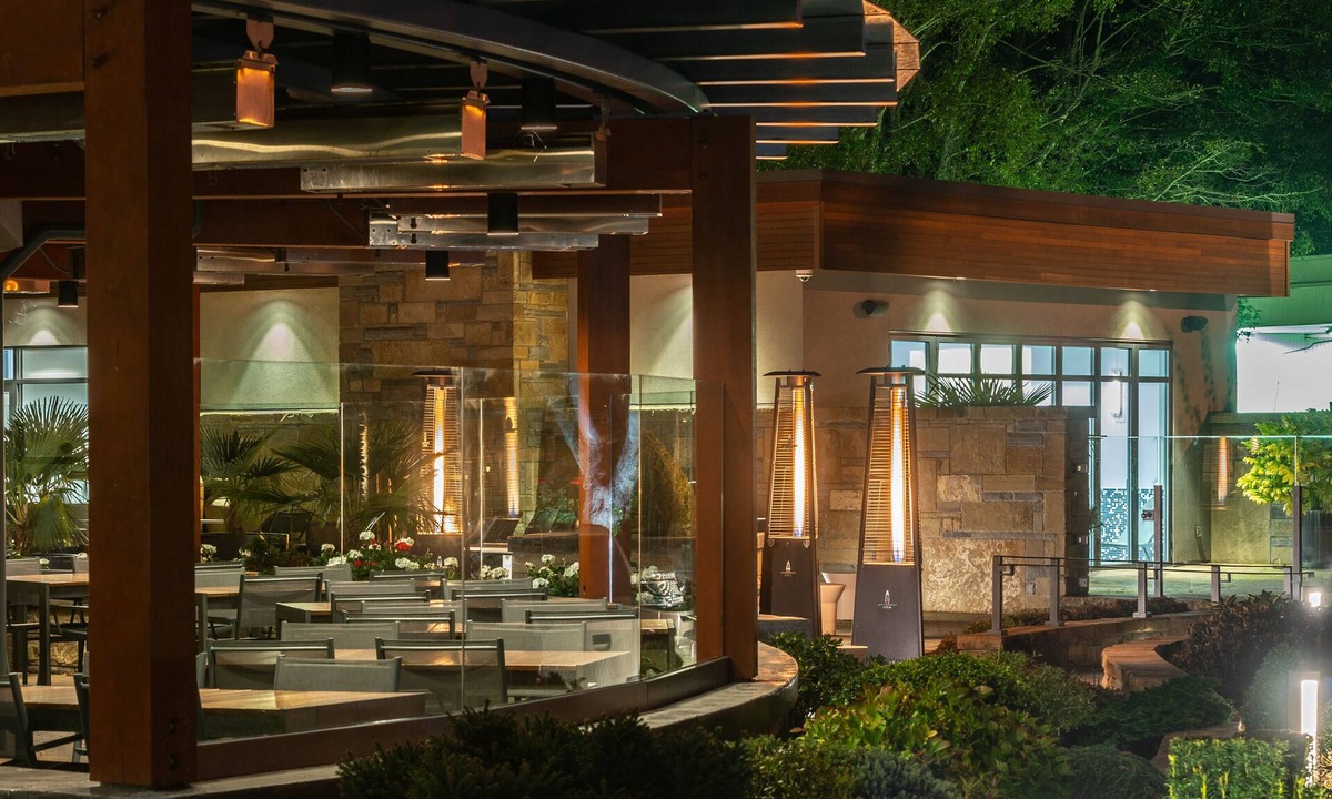 Regional District of Nanaimo Hotel | Qualicum Beach Inn