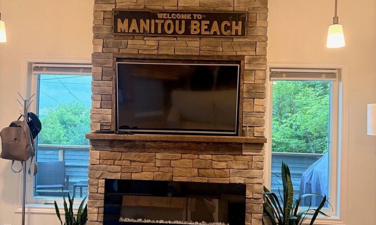 Manitou Beach House | Quiet cabin