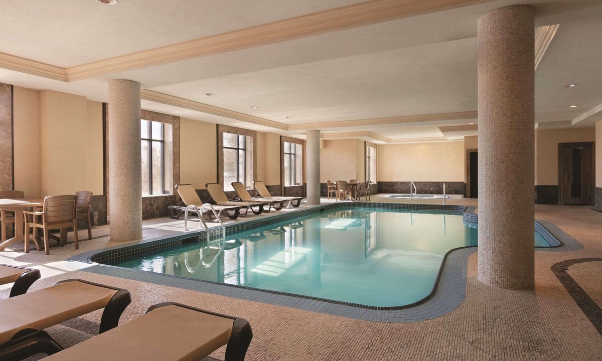 Gateway Hotel | Radisson Hotel Toronto Airport West