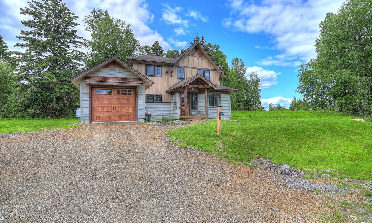 Rangeley House | Rangeley Daydream - with shared beach on Rangeley Lake