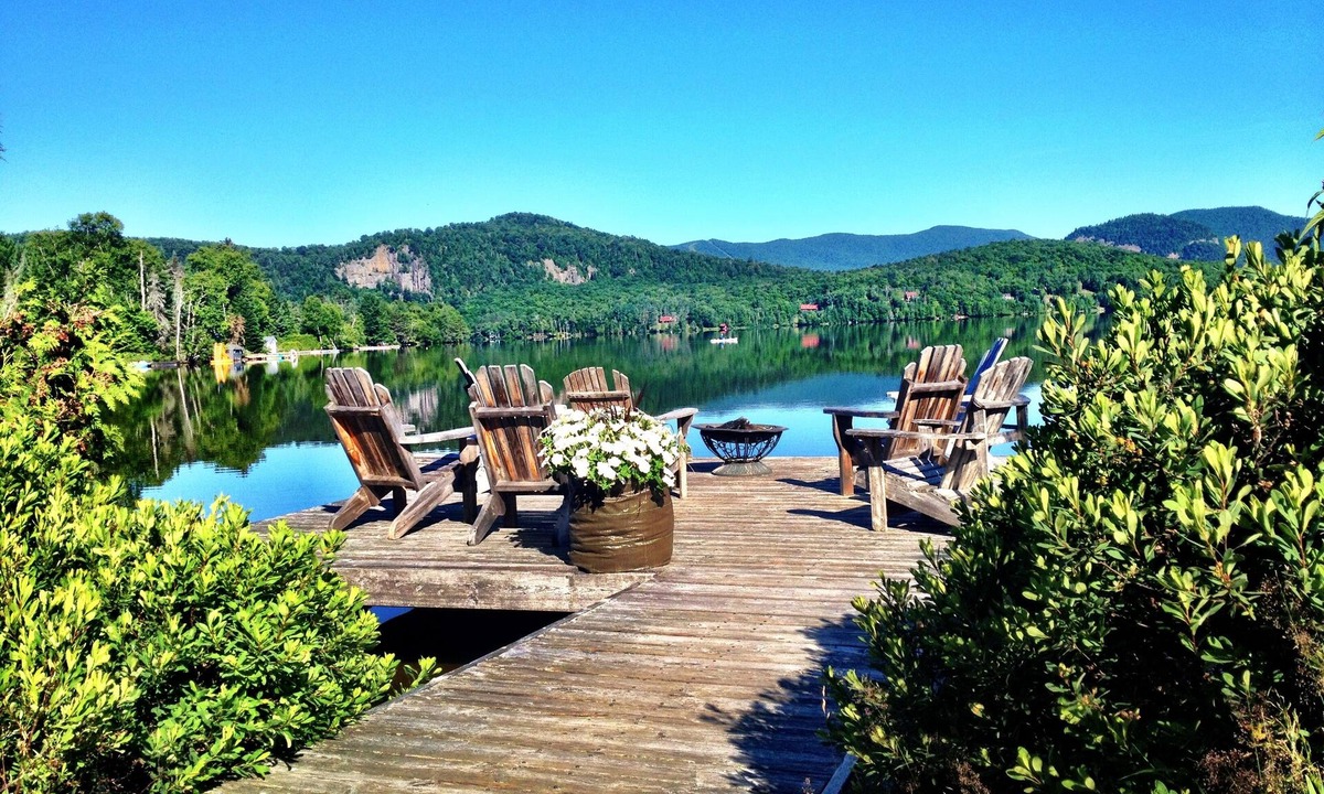 Lac Superieur Village Ski Chalet | RCNT Chalets /4 bedroom Chalet with private spa