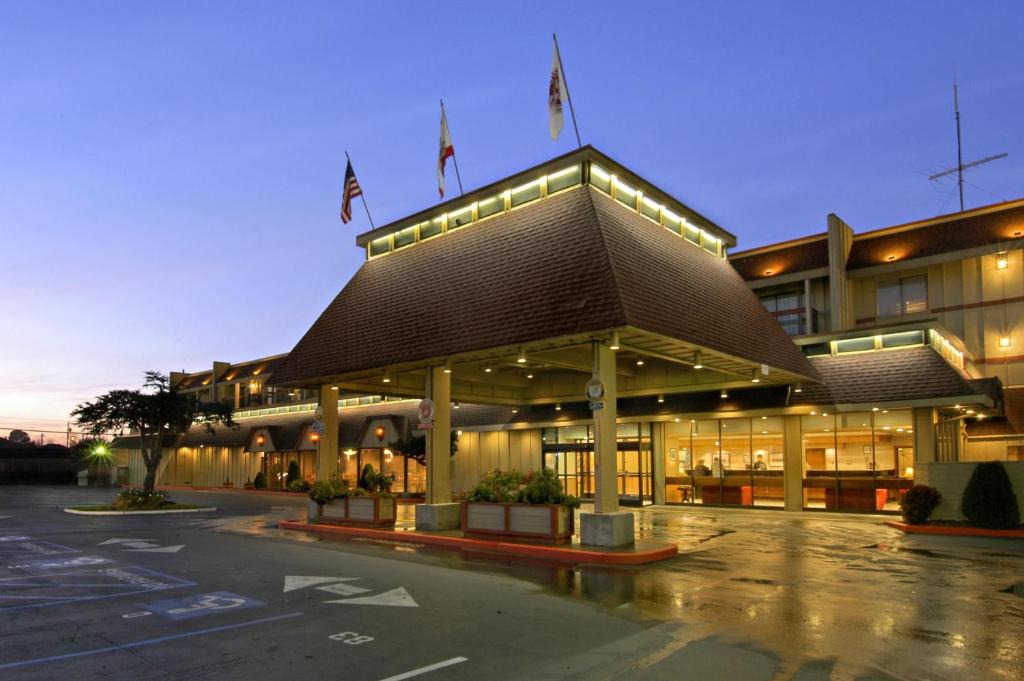 Downtown Hotel | Red Lion Hotel Eureka