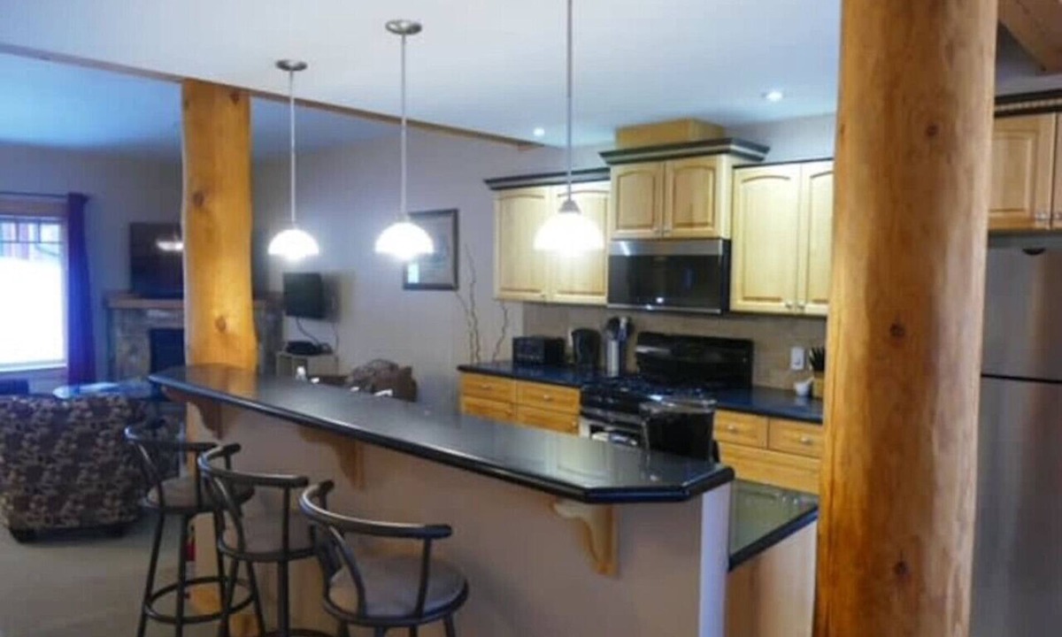 Rossland Villa | Redstone Chalets C Red Mountain