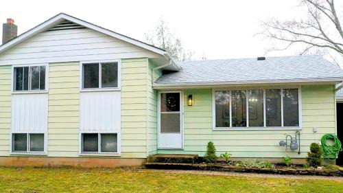 Georgian Bluffs House | Relaxing 2-Bed Country Home Bruce Trail & Falls