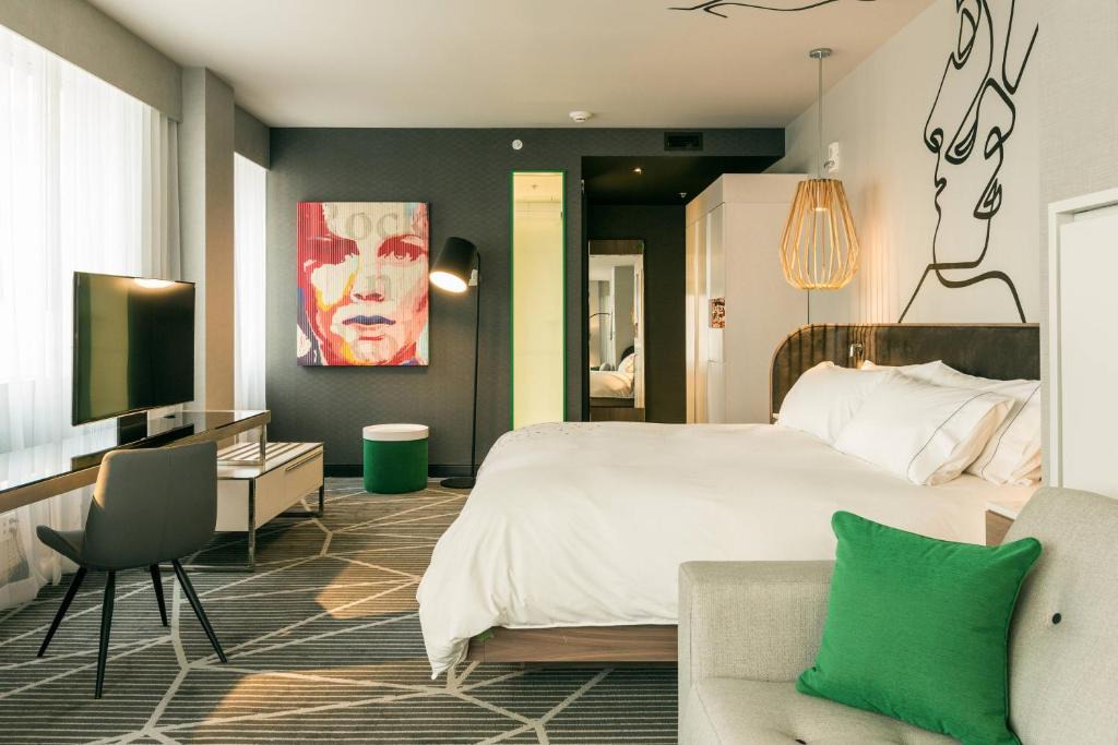 Downtown Montreal Hotel | Renaissance Montreal Downtown Hotel