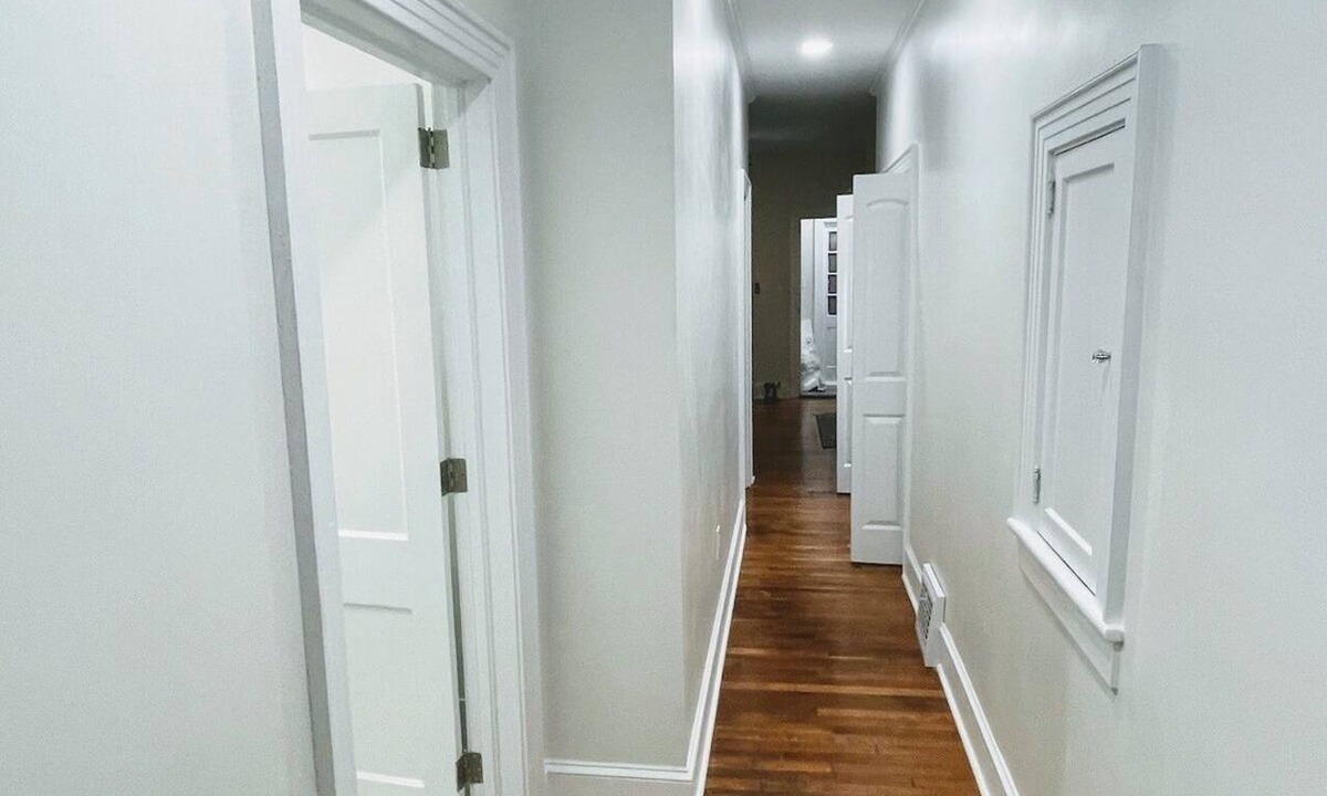 Forest Hills Apartment | Renovated, Clean 1 bedroom in Forest Hills - B