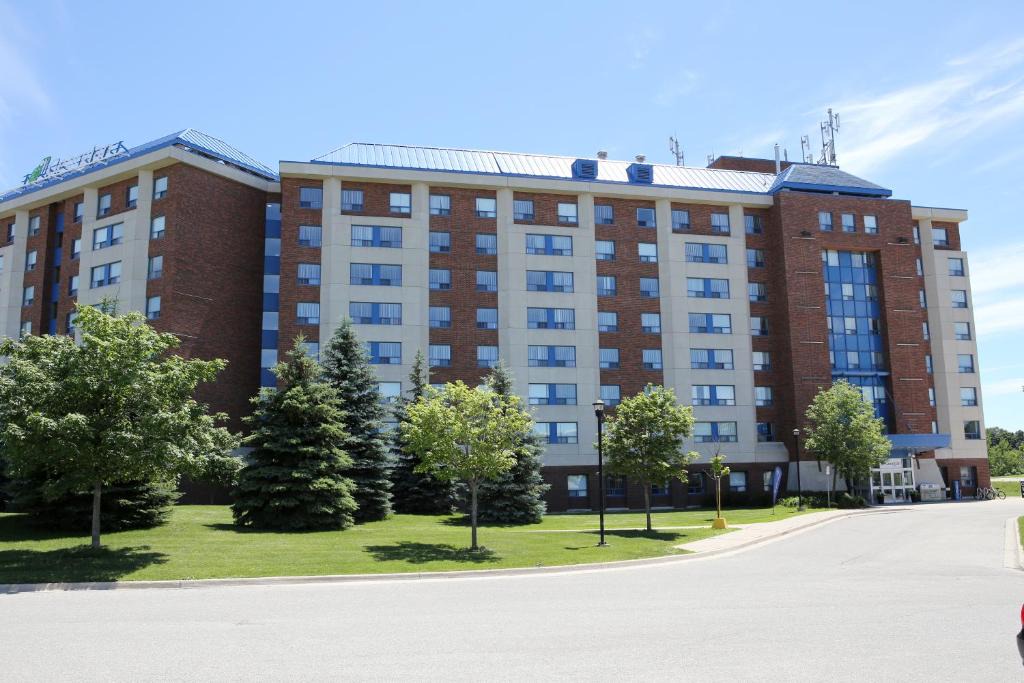 Barrie Hotel | Residence & Conference Centre- Barrie