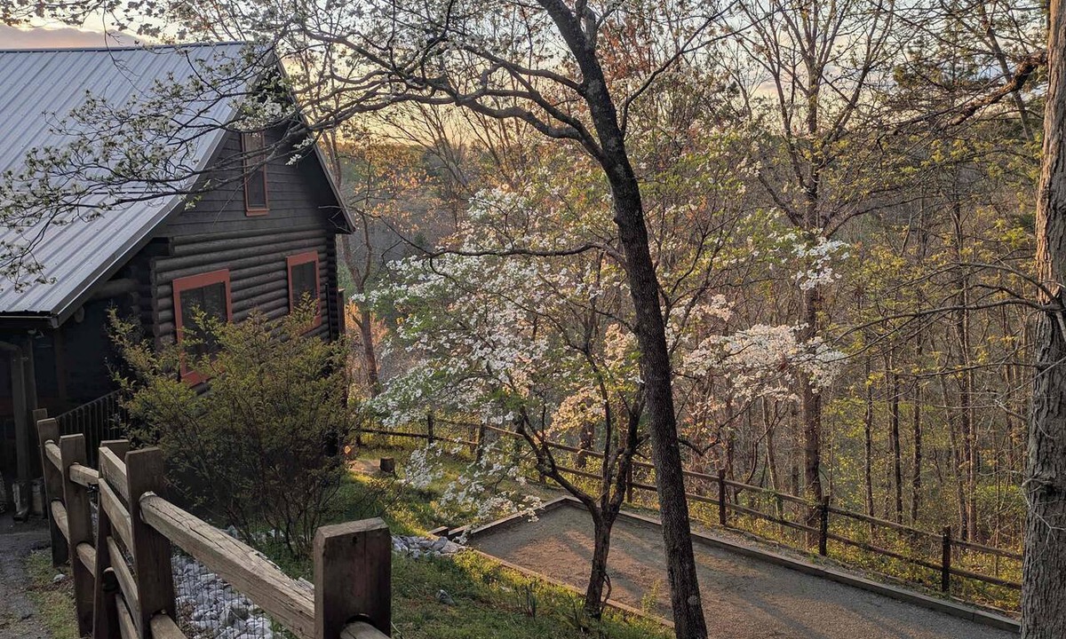 Demorest House | RIVER BEND LODGE- SOQUE RIVERFRONT LOG CABIN