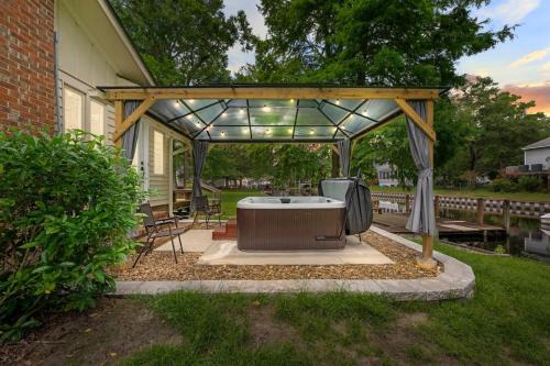 River Bend House | River Bend Retreat