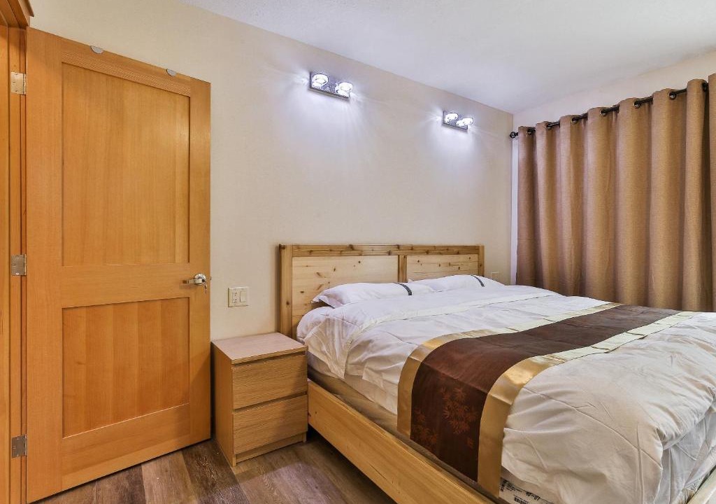 Banff Bed & Breakfast | Riverfront Estate Bed&Breakfast Banff