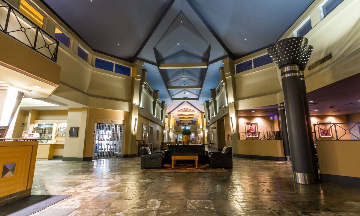 Leduc Hotel | Royal Hotel Edmonton Airport, Trademark Collection by Wyndham