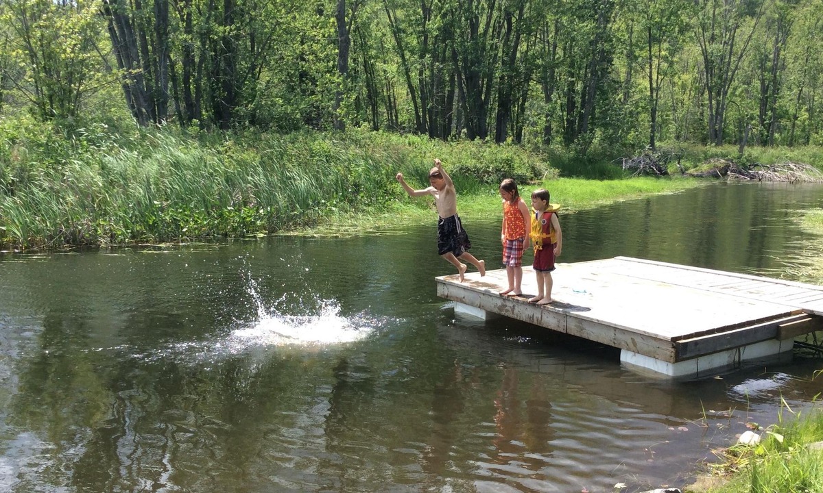 Greater Madawaska Cabin | Rustic Lakeside Log Cabins