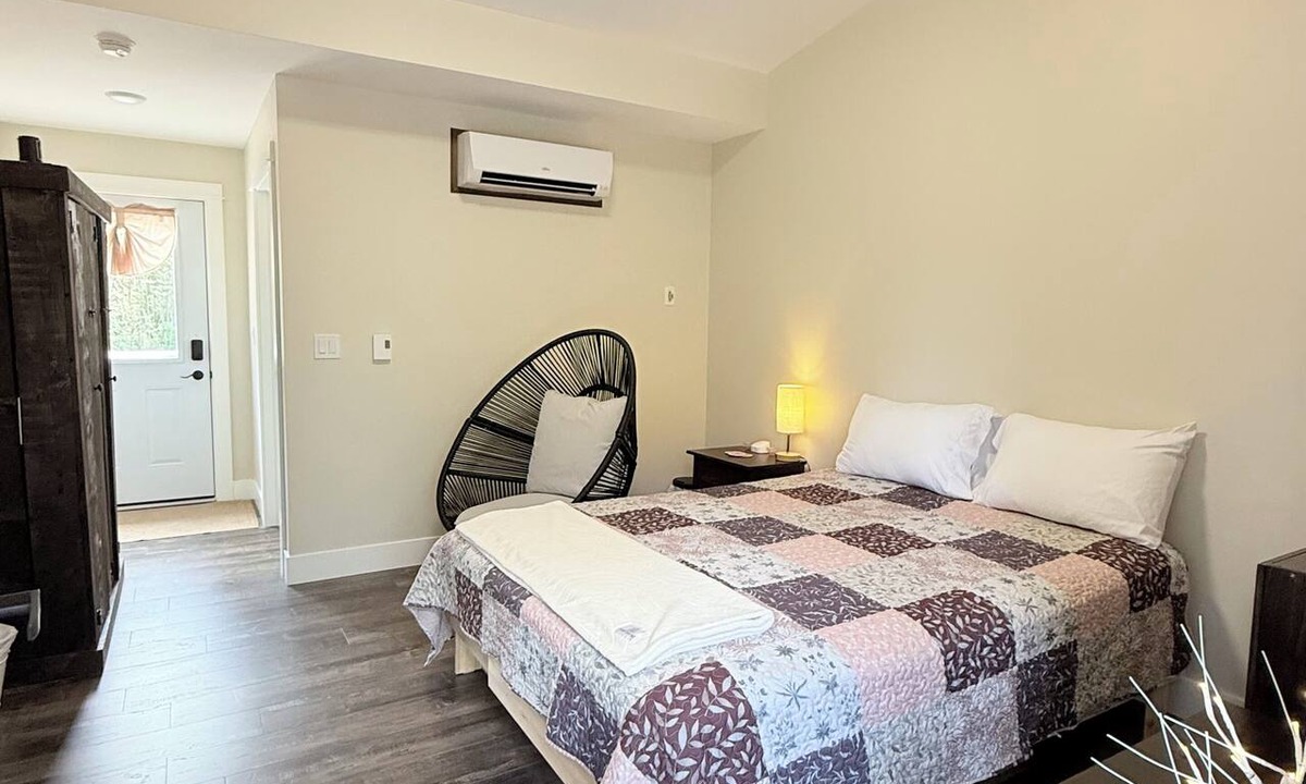 North Alton Apartment | Sakura Valley Studio Suite #3 Private Entrance in beautiful Annapolis Valley